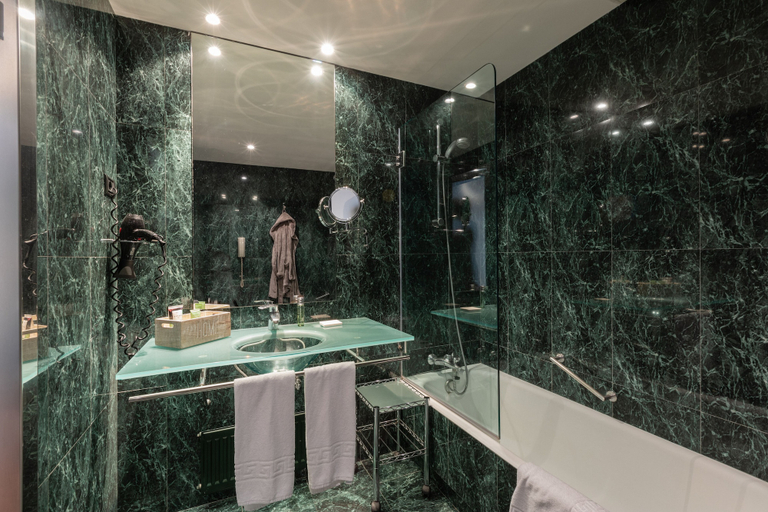 Bathroom 3, Micampus Pamplona, Navarra