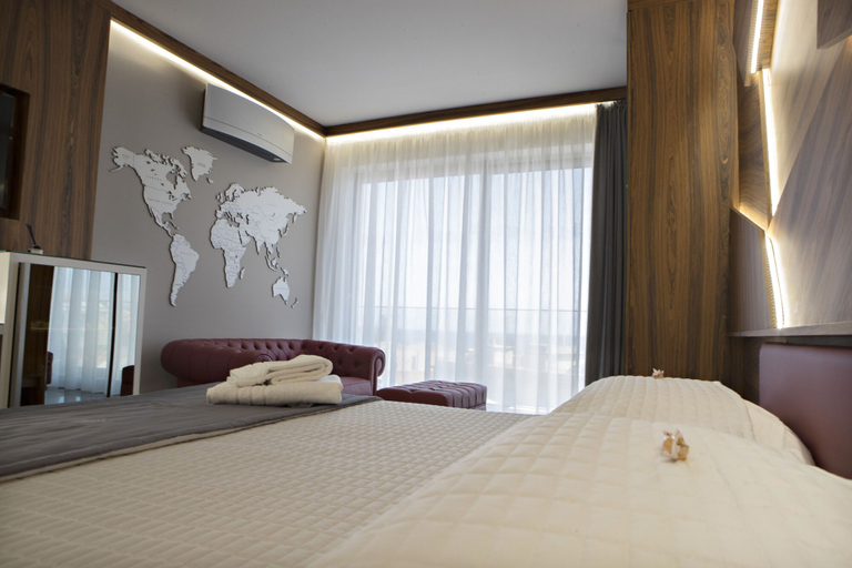 Bedroom 4, Upper Rooms, Messina