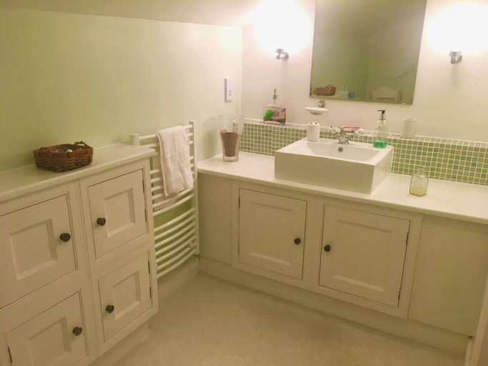Bathroom 3, Luxury Accom With Pool Henbury Macclesfield, Cheshire East