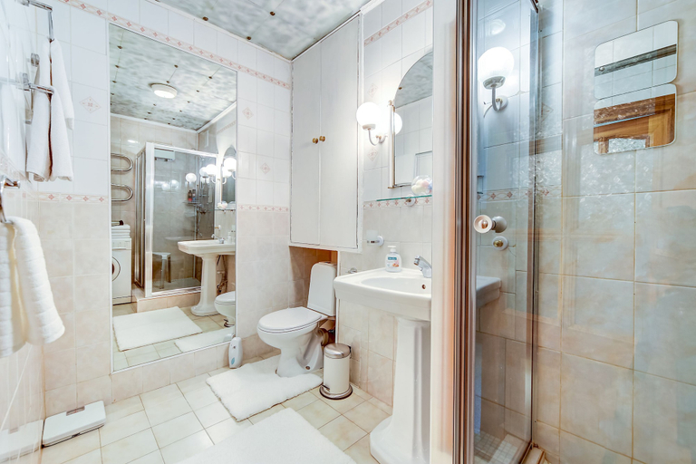 Bathroom 2, Center City Flats - Nevsky prospect, Sankt-Peterburg gorsovet