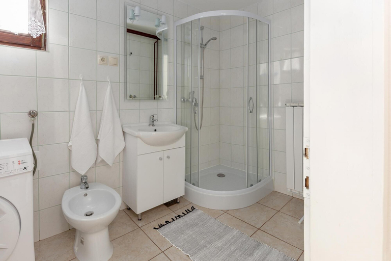 Bathroom 3, Pool House Mr ek Family Friendly, Bloke