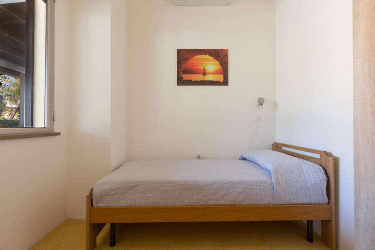 Bedroom 2, 858 La Giara, Lecce
