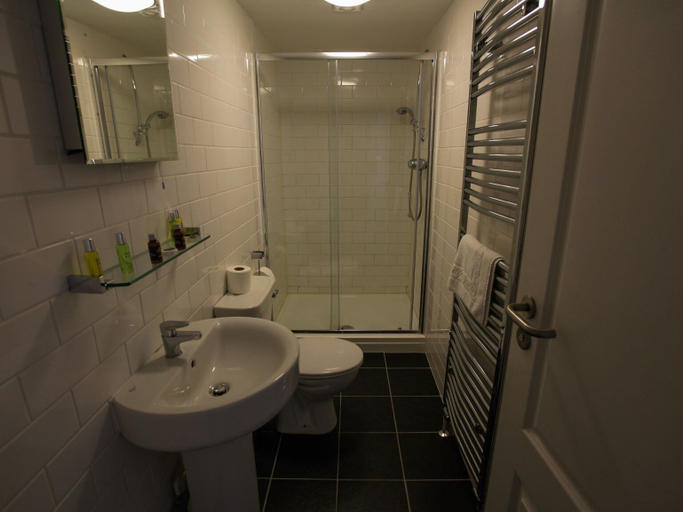 Bathroom 3, The George, Dorset