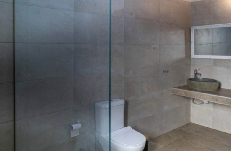 Bathroom 4, Lovely 3-bed Villa. Private Pool in Agios Nikolaos, Peloponnese