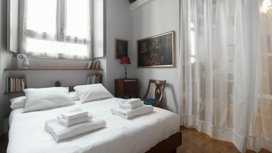 Bedroom 3, Santa Maria Fulcorina 11, Milano