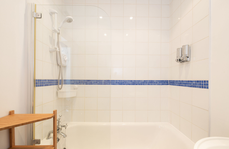 Bathroom 2, Thrive Apartments Clapham Junction, London
