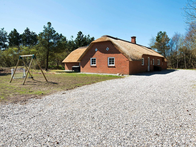 Exterior & Views 2, Luxurious Cabin With Pool in Ringkøbing, Ringkøbing-Skjern