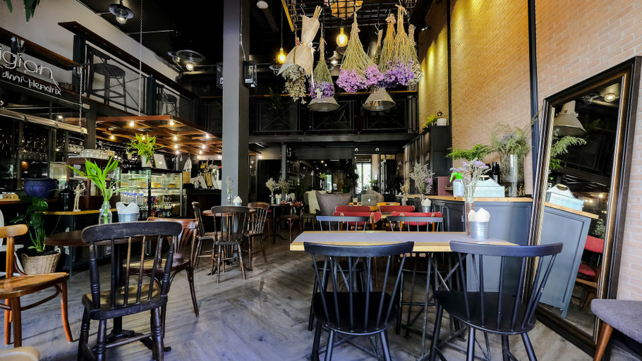 Food & Drinks 5, Iron32 Hotel, Muang Chiang Mai