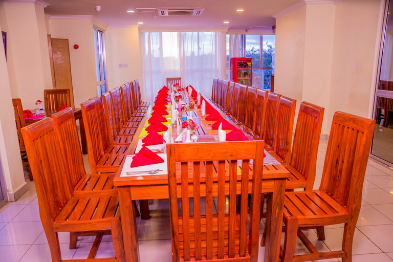 Food & Drinks 4, Selig Hotel, Moshi Urban