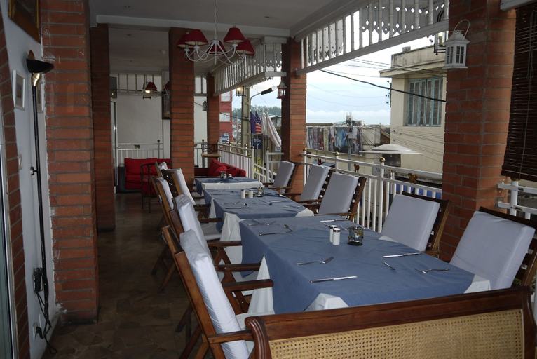 Food & Drinks 4, Hotel Brajas, Analamanga
