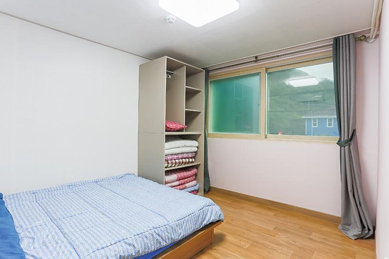 Bedroom 2, Gongju Donghaksa Moodwa Pension, Gongju