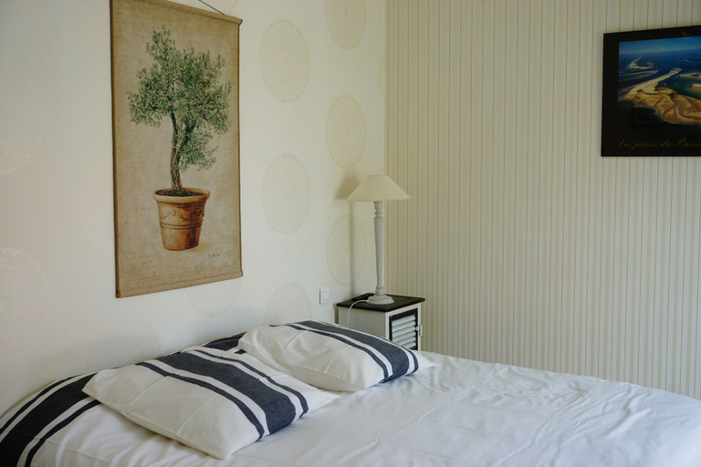 Bedroom 4, Villa Marie Suzon, Gironde