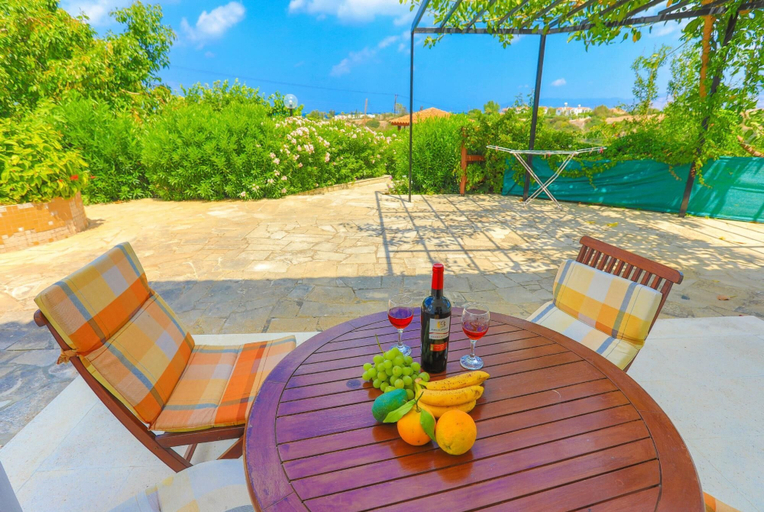 Room 2, Villa Aphrodite Finiki