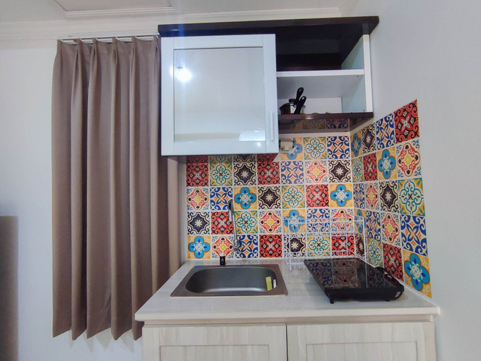 Private kitchen 5, Simple And Homey Studio Room At Paltrow Apartment, Semarang
