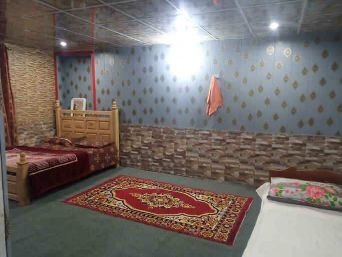 Bedroom 2, Paradise Lodge Keran, Kupwara