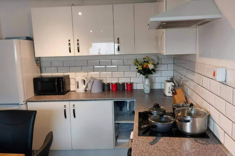 Others 4, Gilling Villa Remarkable 4-bed House in Gillingham, Medway