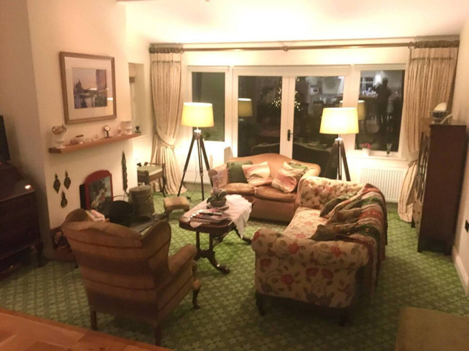 Bedroom 2, Luxury Accom With Pool Henbury Macclesfield, Cheshire East