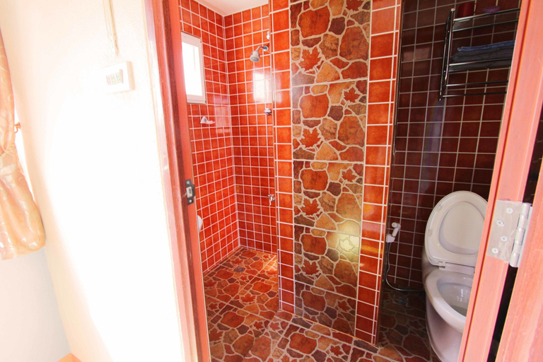 Bathroom 3, Maesai Orchid Hotel, Mae Sai