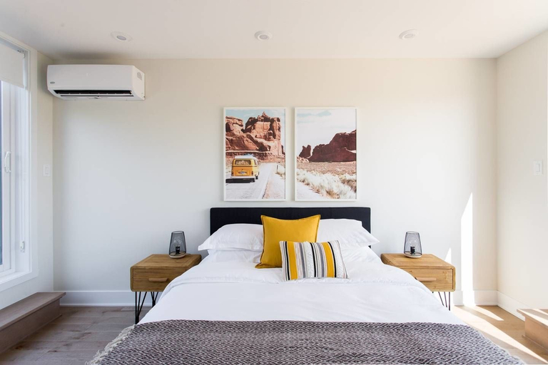 Bedroom 2, Spectacular and Modern Little Italy Penthouse, Montréal