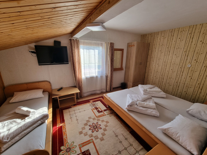 Bedroom 2, Apia House, Zell am See