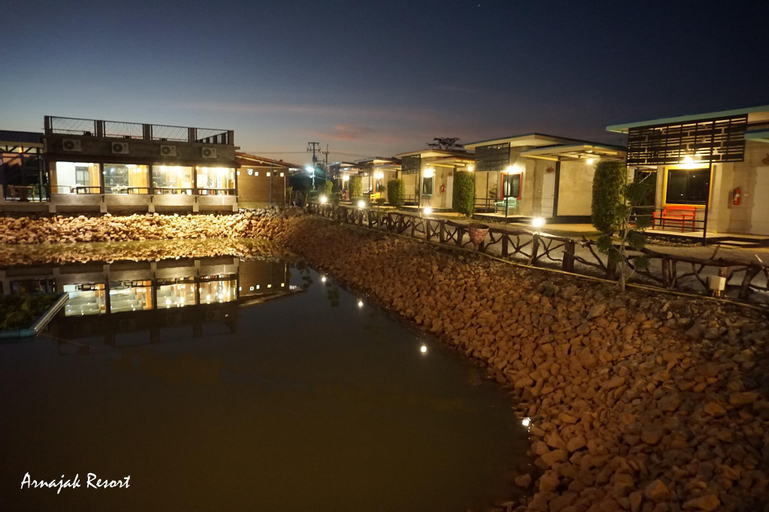 Arnarjak Resort, Akat Amnuai