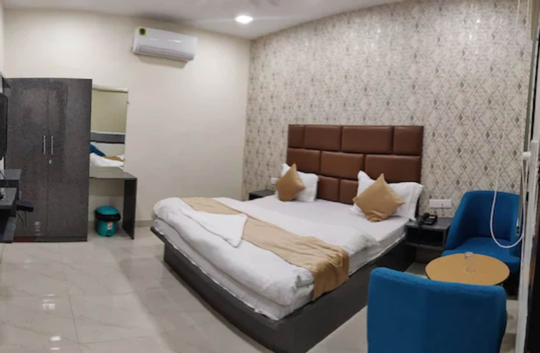 Bedroom 1, Goroomgo Mandakini Royale Kanpur, Kanpur Nagar
