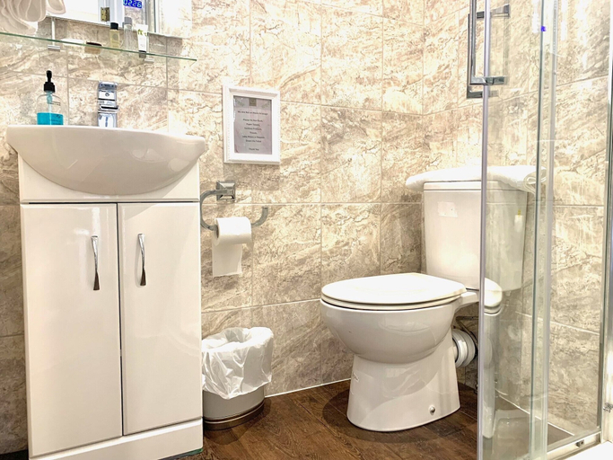Bathroom 3, The Farmhouse - Sleeps 12 With Private Grounds, East Sussex