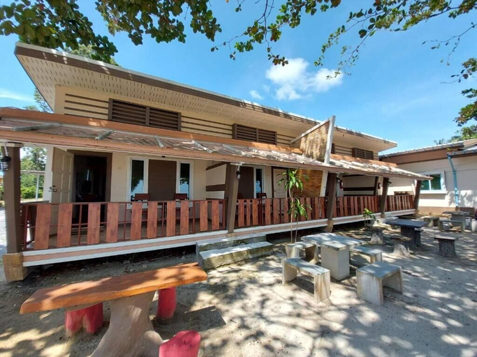 Exterior & Views 2, Permsuk Resort, Khanom