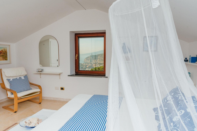 Bedroom 5, Villa Tina in Sant Agnello, Napoli