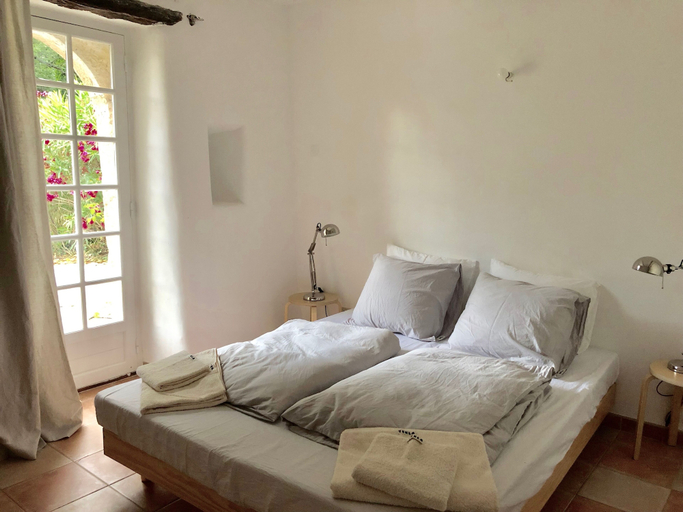 Bedroom 3, Ferme le Pavillon, Var