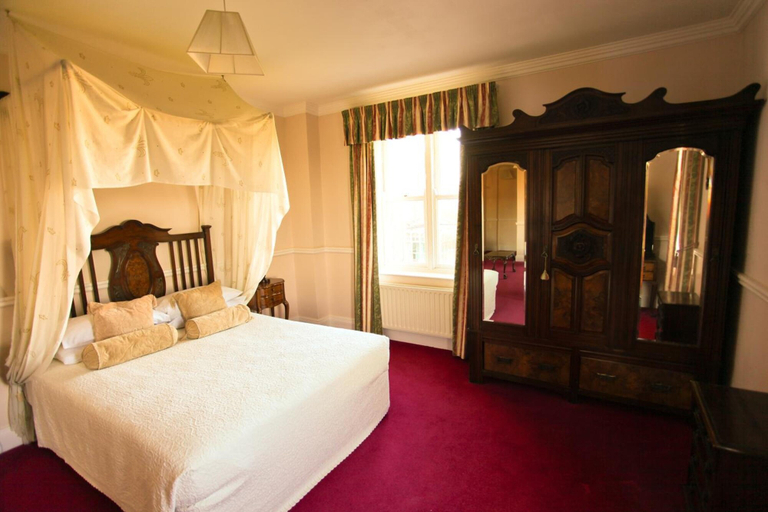 Bedroom 3, Kilcoolys Country House Hotel