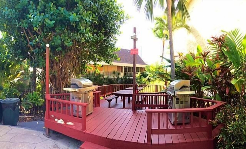 Others 5, Kalani Kai 105, Hawaii