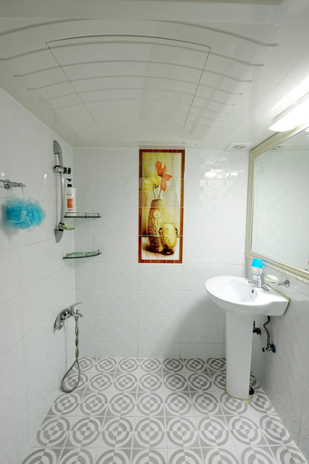 Bathroom 3, Hi Hotel, Dong