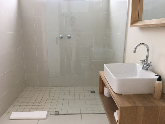 Bathroom 3, Dune Beach House, Eden