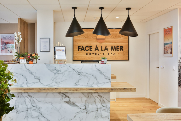 Public Area 2, Hôtel Spa Face à la Mer, Calvados