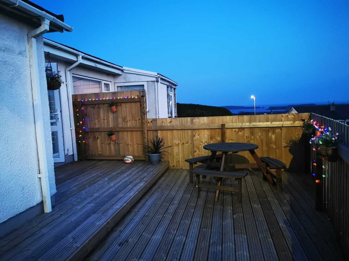 Balcony 4, 3-bed 5-6 Berth Modernised Bungalow!, Pembrokeshire