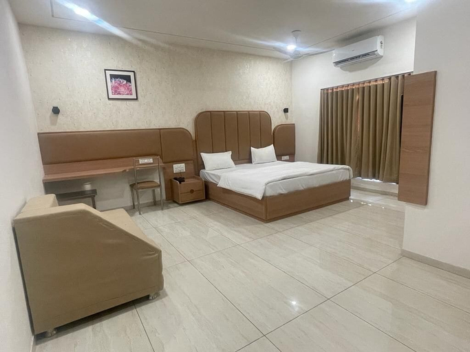 Bedroom 4, Hotel Sparsh Inn Morbi, Morbi