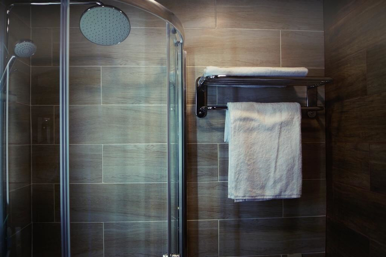 Bathroom, Tundra Hotel, Murmansk gorod