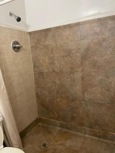 Bathroom, BUDGETINN, Monroe