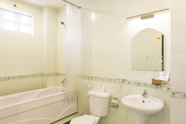Bathroom 4, Vien Dong 2 Hotel, District 7