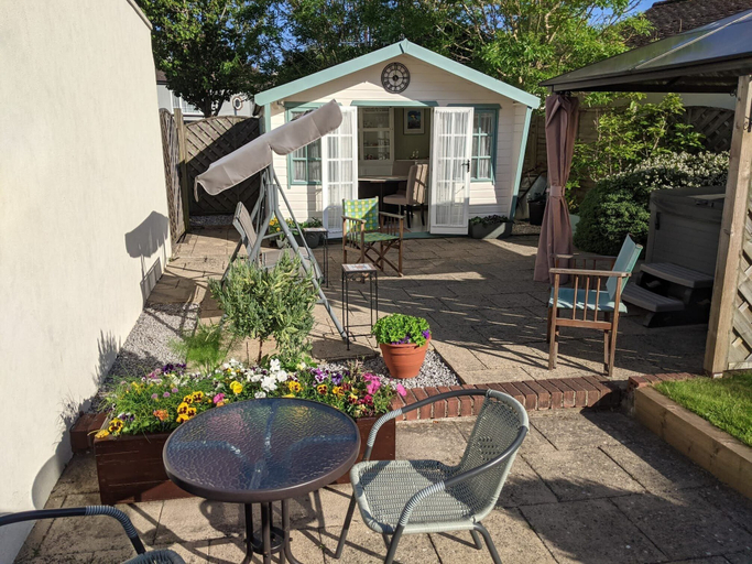 Exterior & Views 2, Brookside, Torbay