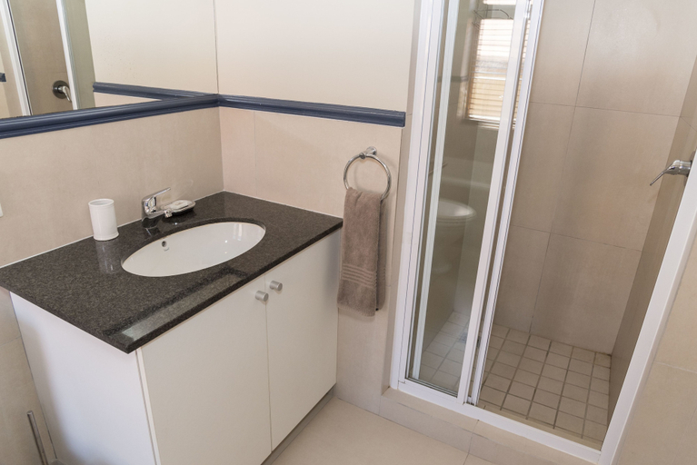 Bathroom 4, Villa 12, Eden