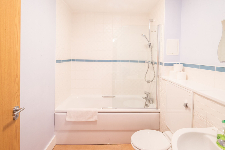 Bathroom 4, Hopetoun Street Apartment, Edinburgh