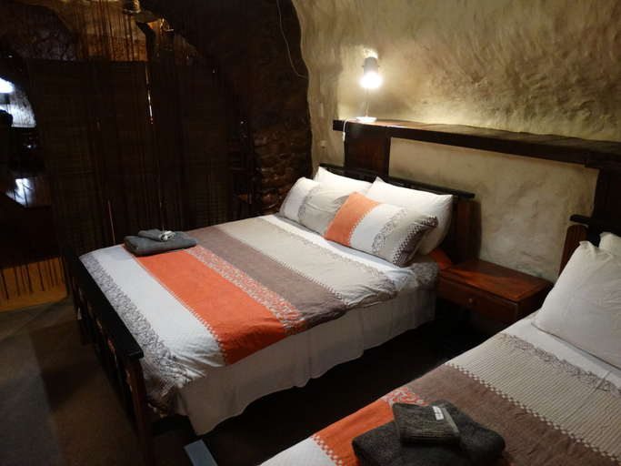 Bedroom 2, Di's Dugouts, Coober Pedy