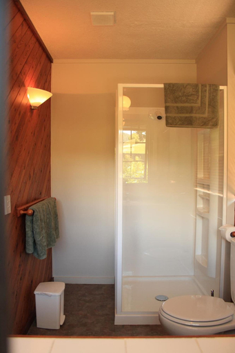 Bathroom 4, Chartre' Manor Bed & Breakfast, Thames-Coromandel