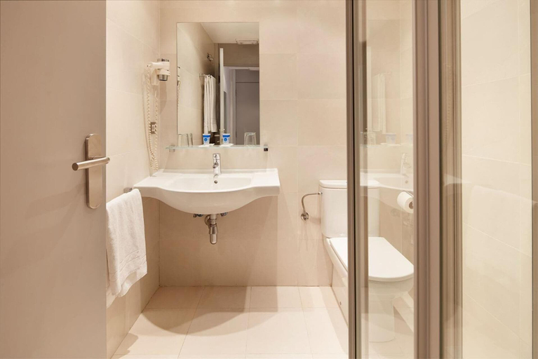 Bathroom 4, Welcome Gros Hotel, Guipúzcoa