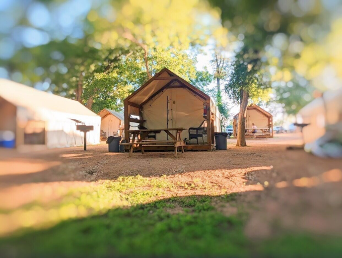 Exterior & Views 2, Son's River Ranch Glamping Cabin 4, Guadalupe