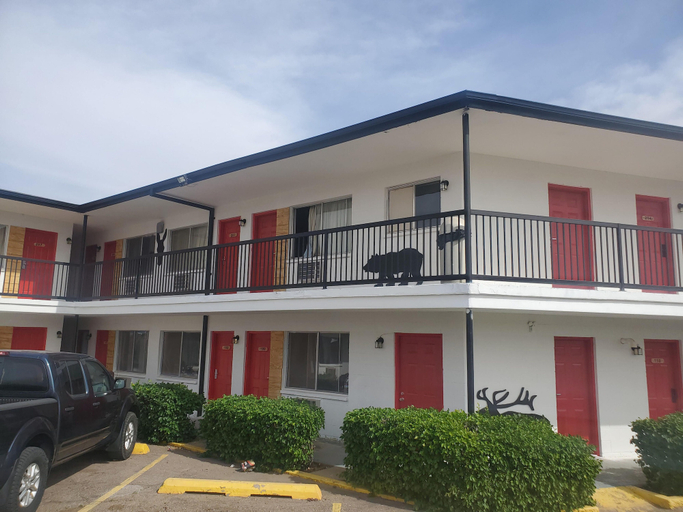 Exterior & Views 1, Almara Inn, Quay