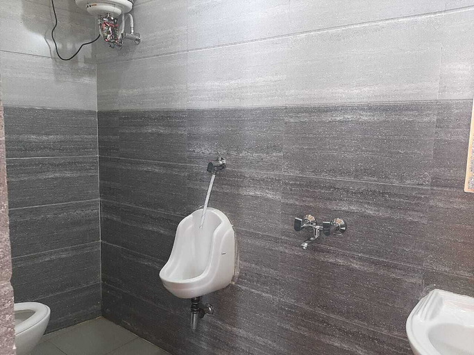 Bathroom 4, Snow View Luxury Homes, Nainital