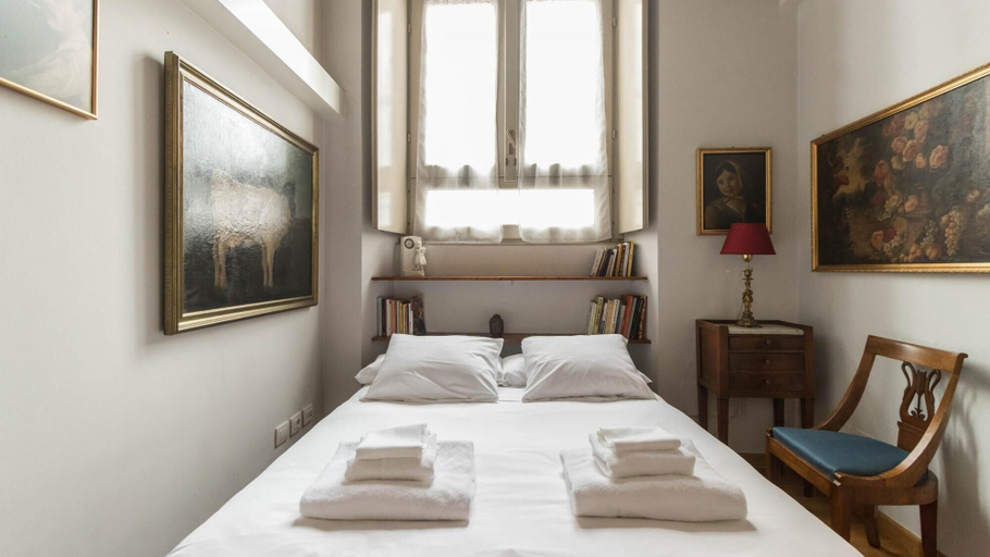Bedroom 5, Santa Maria Fulcorina 11, Milano